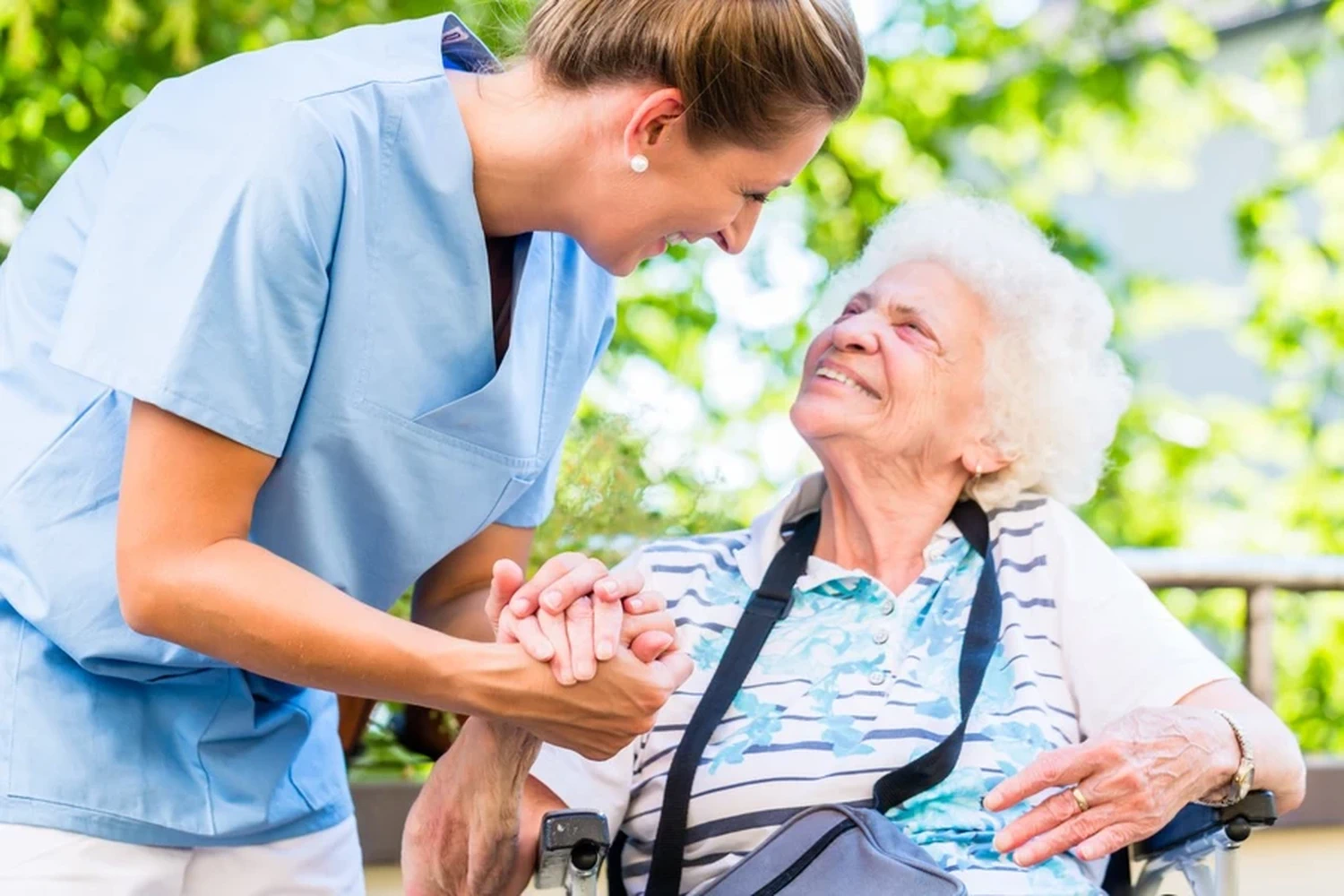 Monitoraggio discreto dei varchi sensibili in una struttura assistenziale
